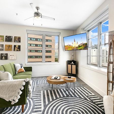Luxury 2-Bedroom Condo Steps Away From The French Quarter New Orleans Exteriör bild
