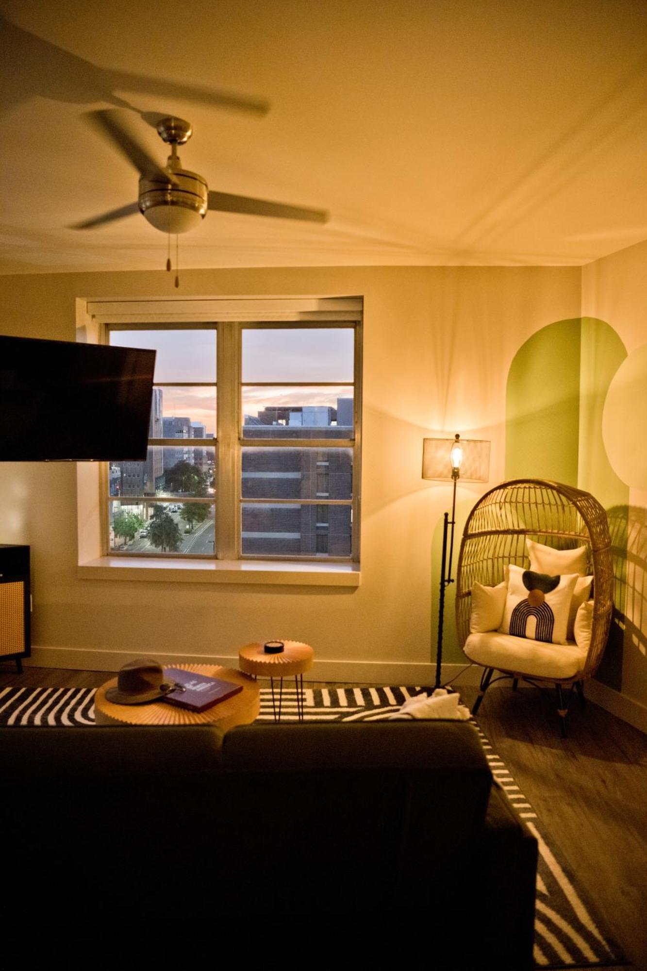 Luxury 2-Bedroom Condo Steps Away From The French Quarter New Orleans Exteriör bild
