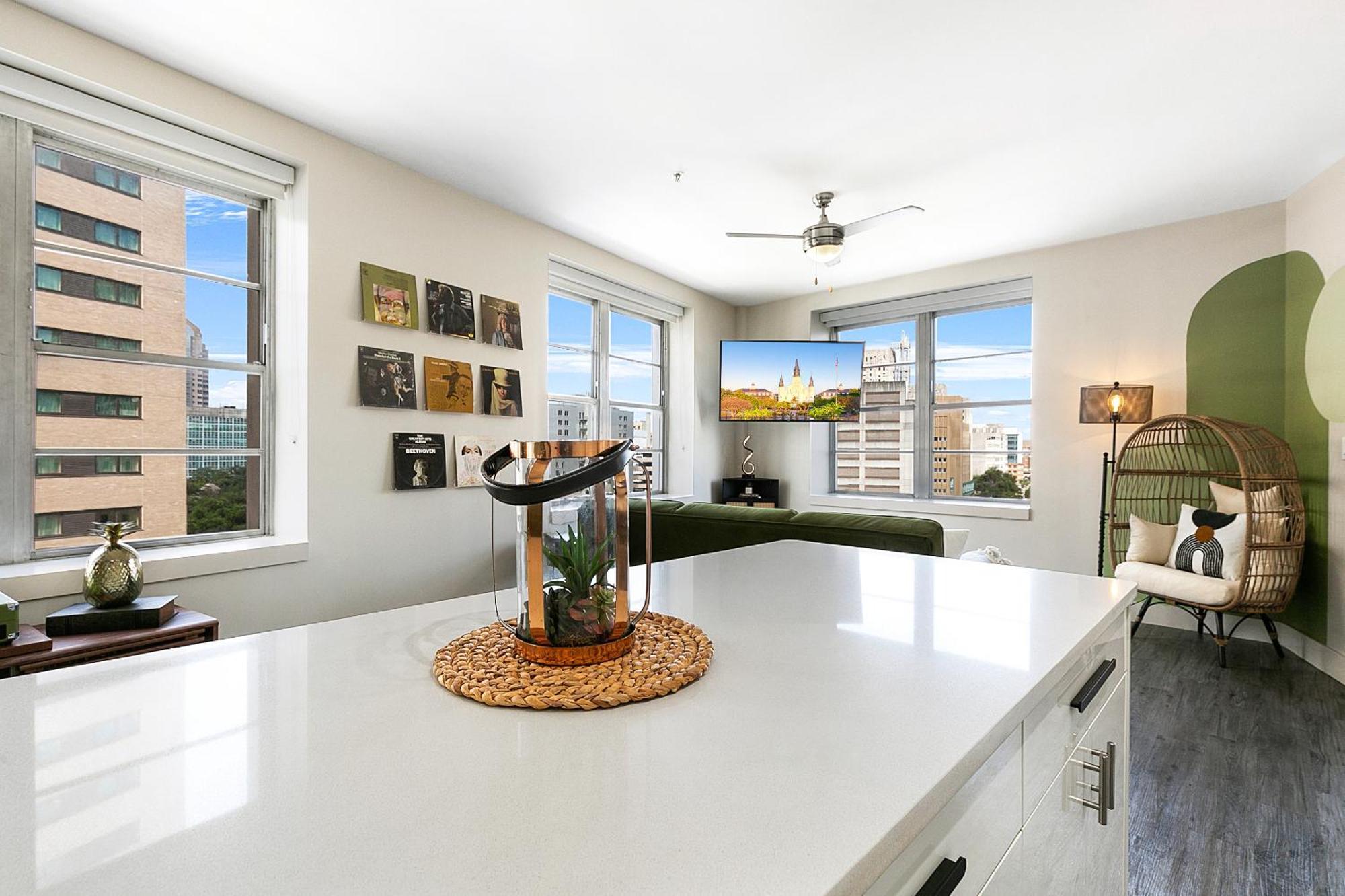 Luxury 2-Bedroom Condo Steps Away From The French Quarter New Orleans Exteriör bild