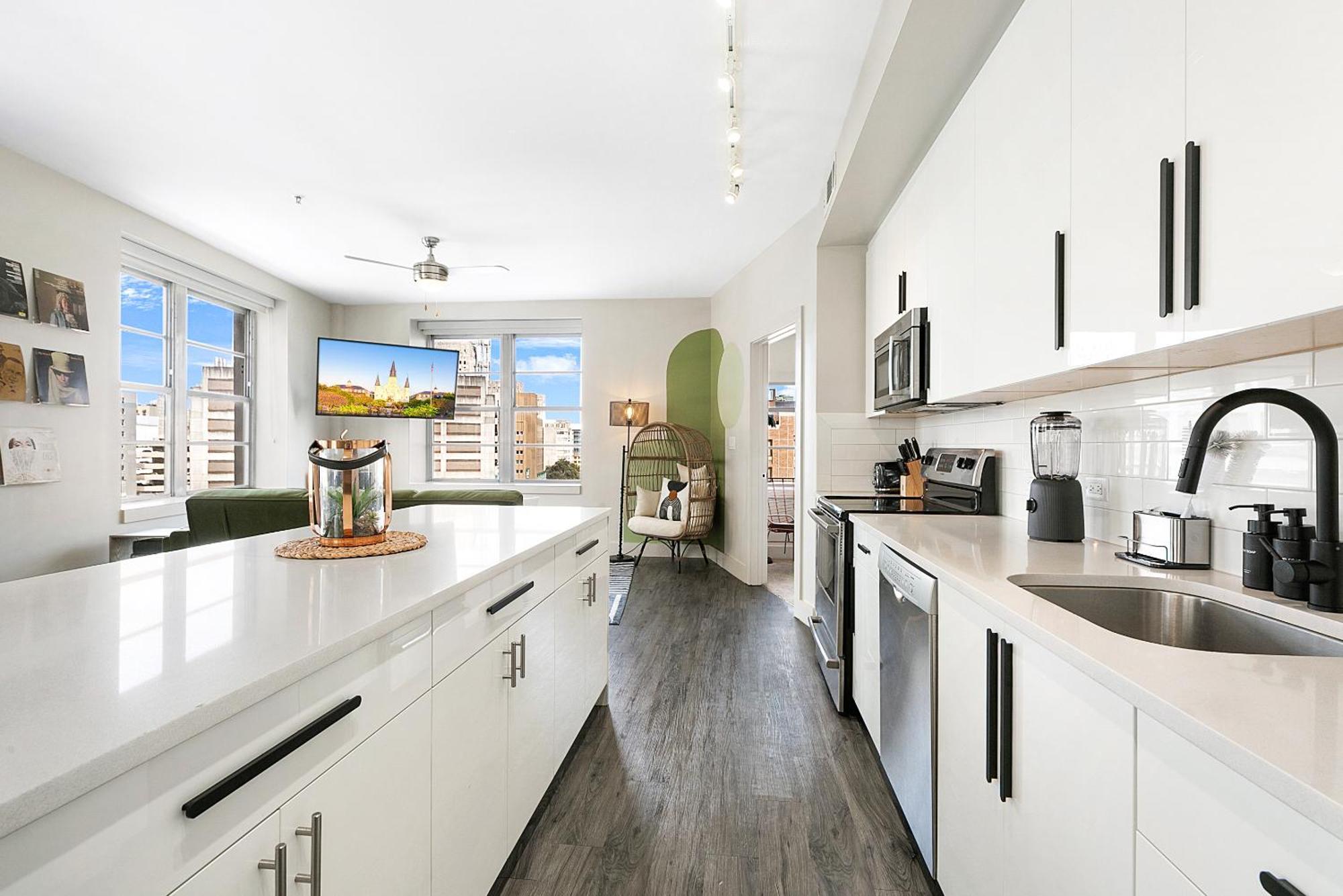 Luxury 2-Bedroom Condo Steps Away From The French Quarter New Orleans Exteriör bild