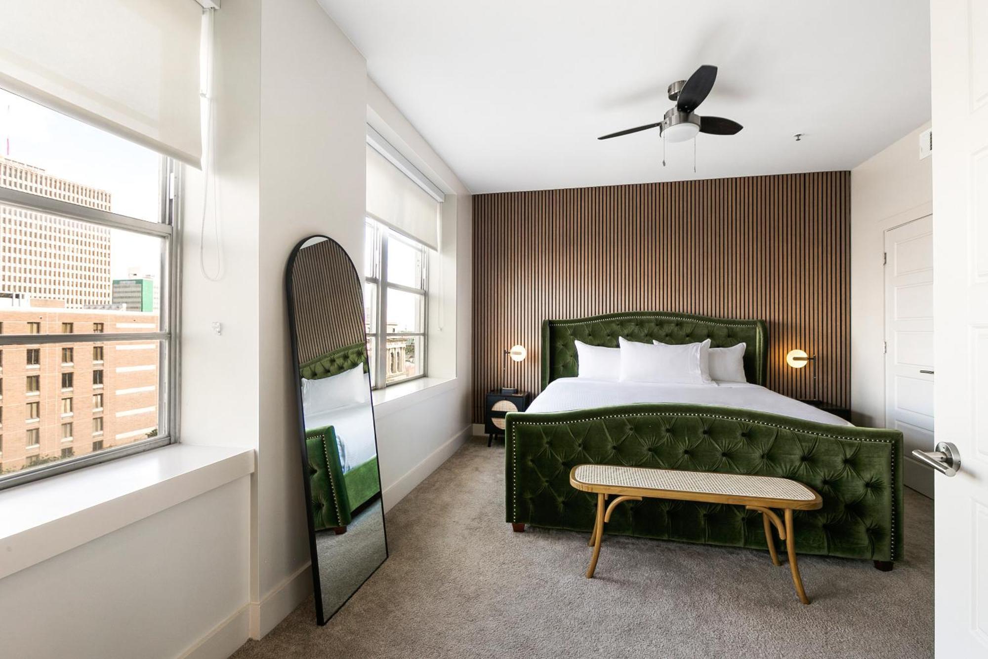 Luxury 2-Bedroom Condo Steps Away From The French Quarter New Orleans Exteriör bild