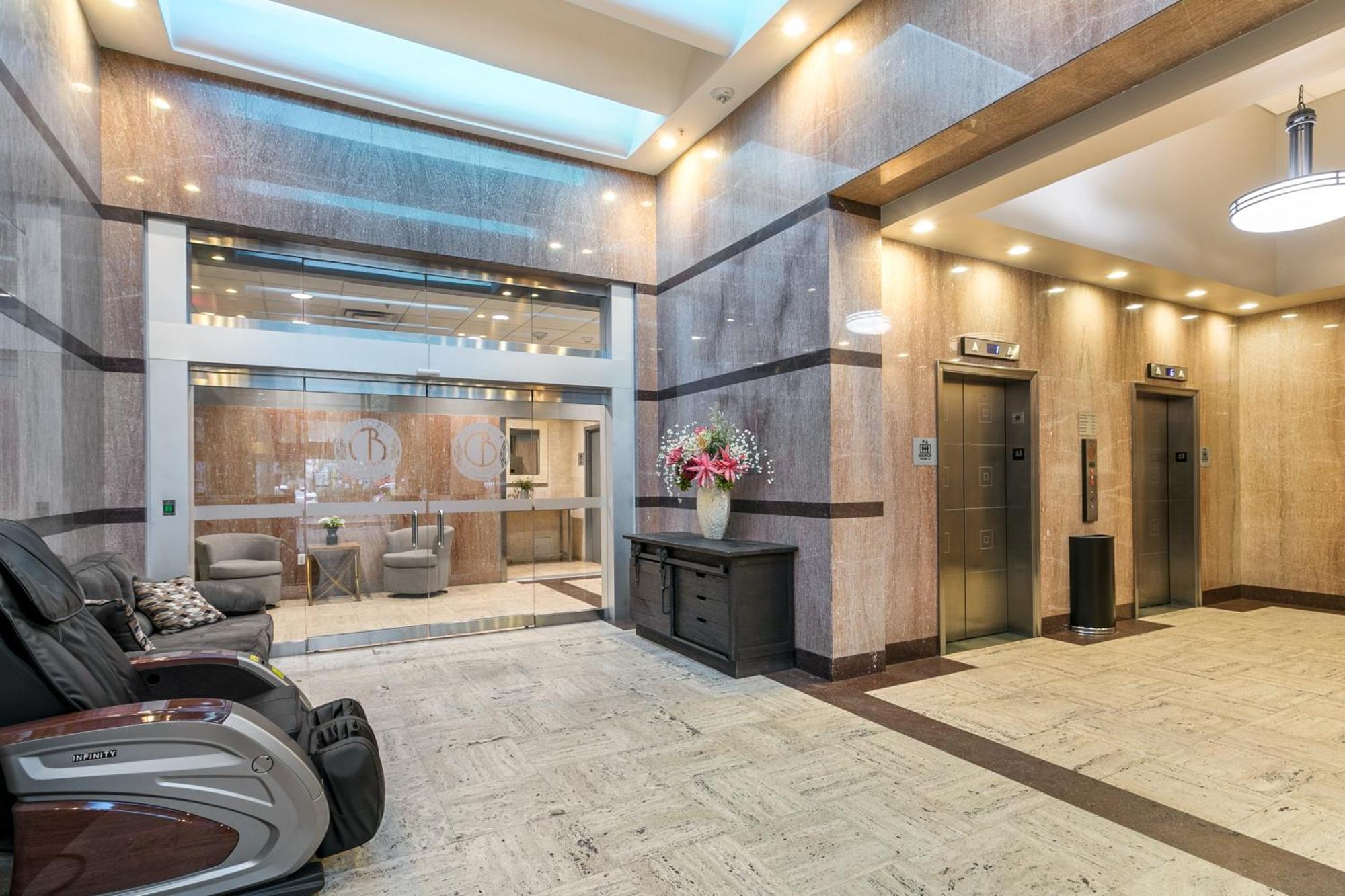 Luxury 2-Bedroom Condo Steps Away From The French Quarter New Orleans Exteriör bild